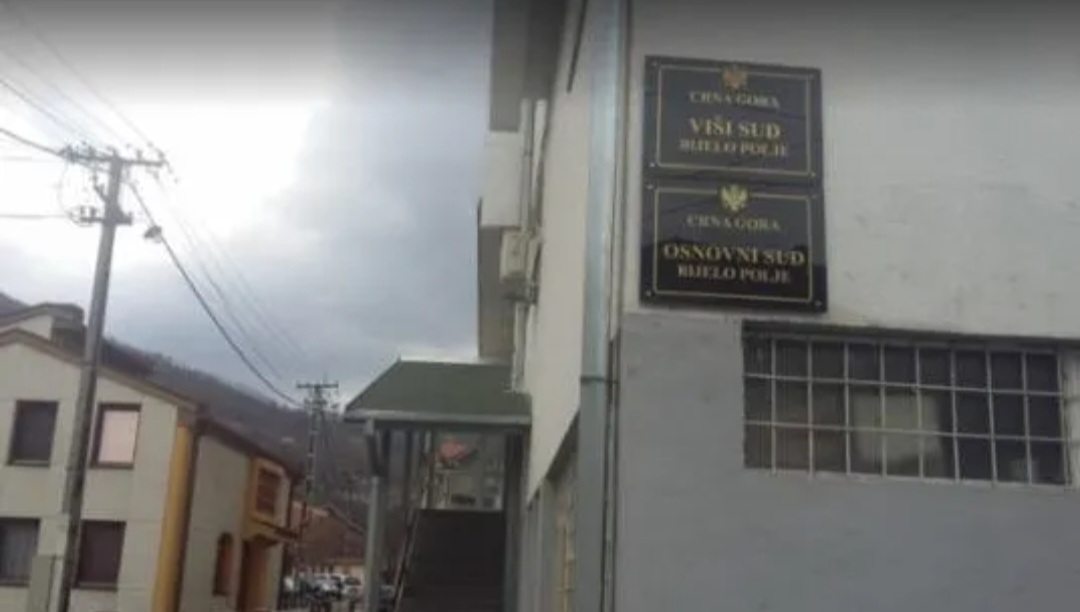 "Ubiću te, vještico": Beranac prijetio majci i gađao je viljuškom