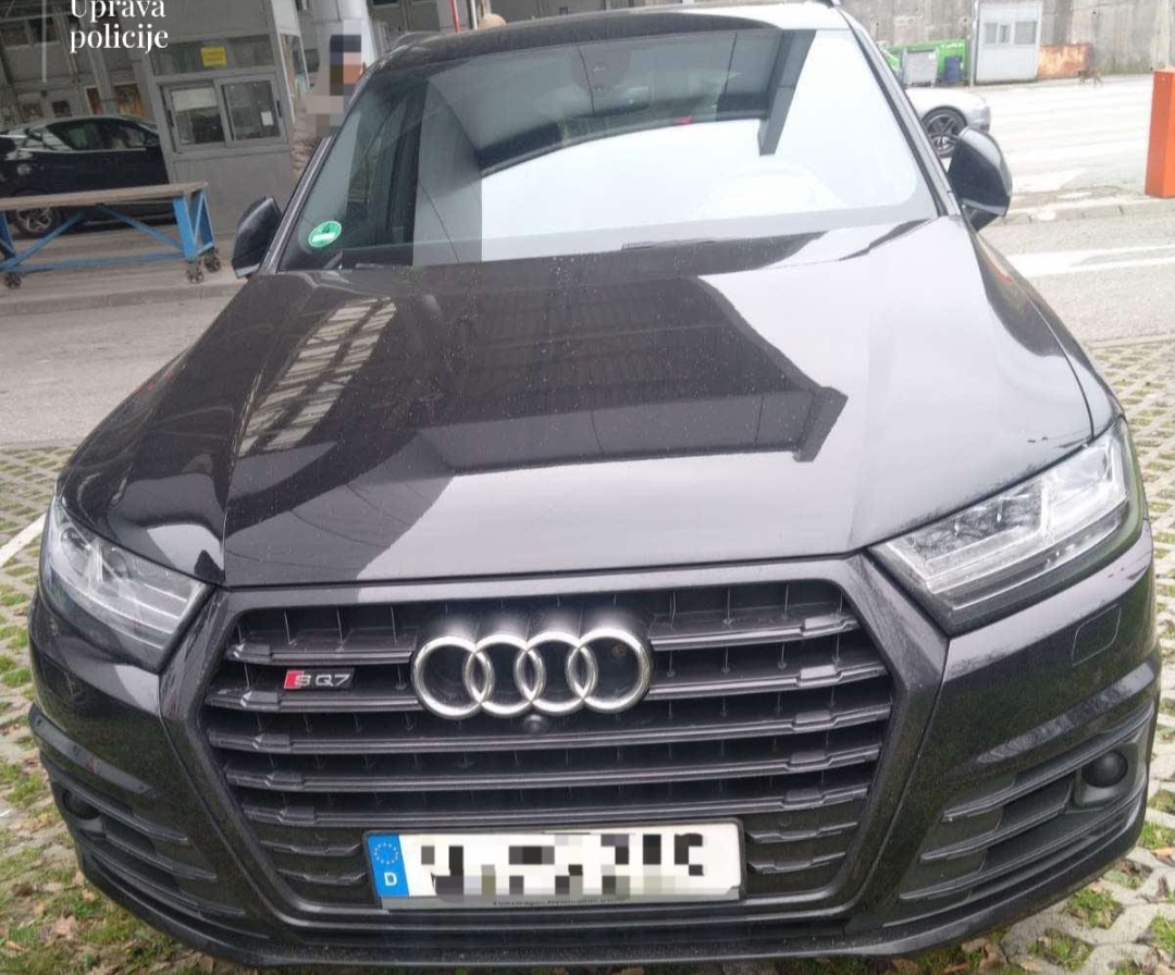 Na prelazu Dobrakovo oduzet luksuzni Audi njemačkih tablica
