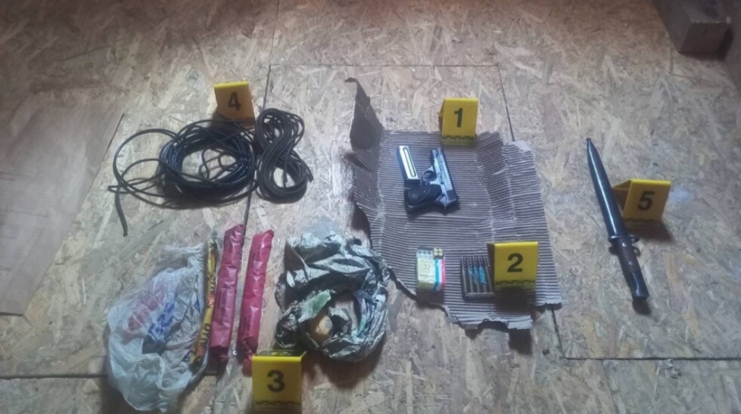 Policija u Beranama pronašla eksploziv i pištolj, podnijeta krivična prijava