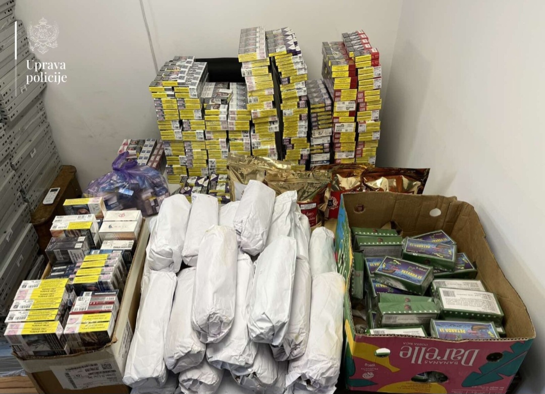 Pretresi u Rožajama i Beranama: Zaplijenjene cigarete, petarde, duvan, municija...