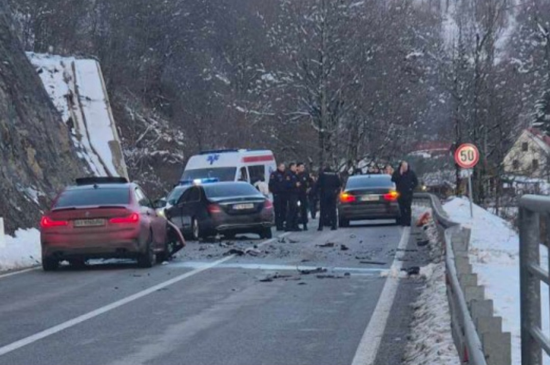 Tri policijska službenika povrijeđena u sudaru s vozačem iz Ukrajine