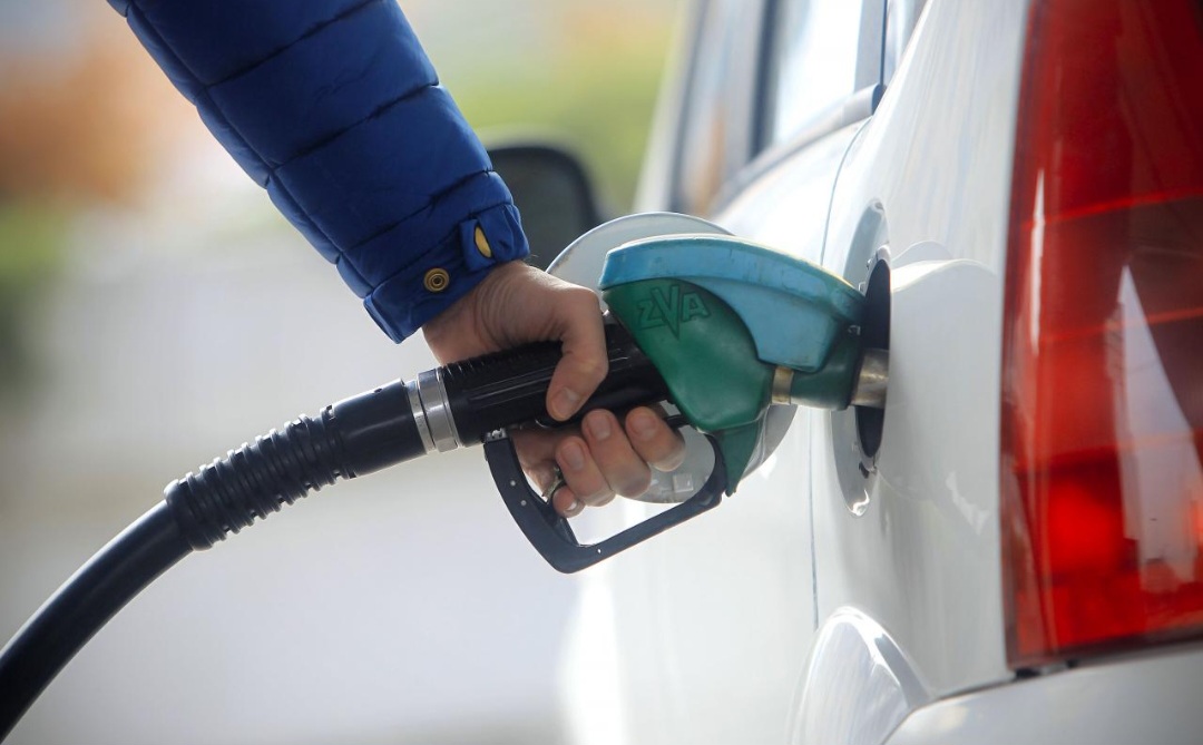 Novo poskupljenje: Od ponoći u Crnoj Gori skuplje sve vrste goriva