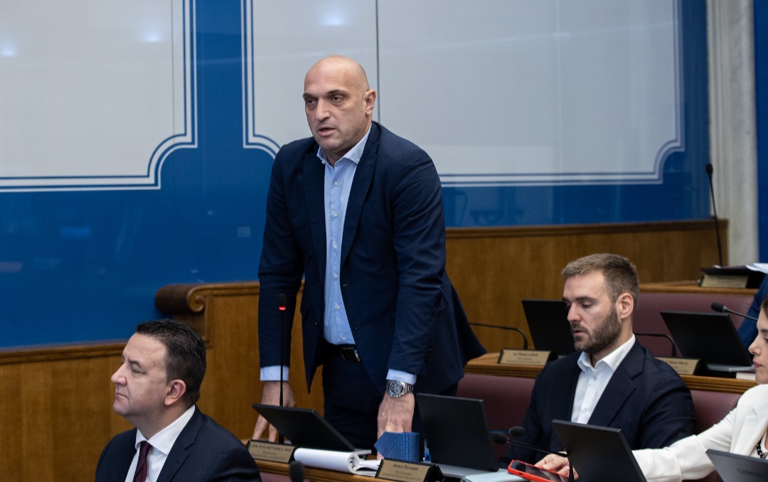 Milović pušten da se brani sa slobode: Predložena zabrana približavanja Abdiću