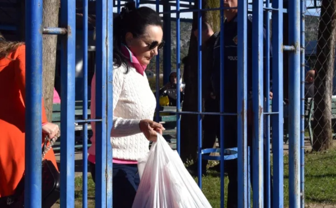 Medenica u ćeliji s četiri pritvorenice