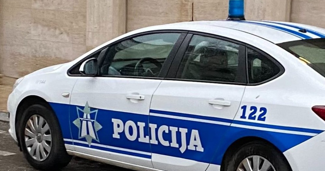 Droga u kuhinji: Kod mladića pronađen kokain, pištolj i novac