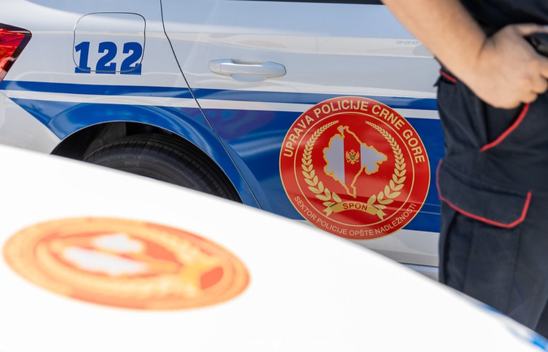 Berane: Ukrala ranac s novcem i mobilnim telefonom