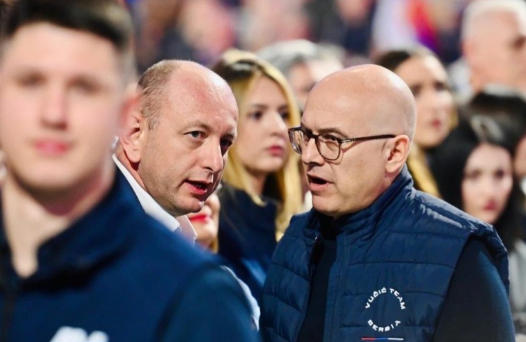 Milan Knežević među 70.000 ljudi na mitingu SNS-a u Beogradu