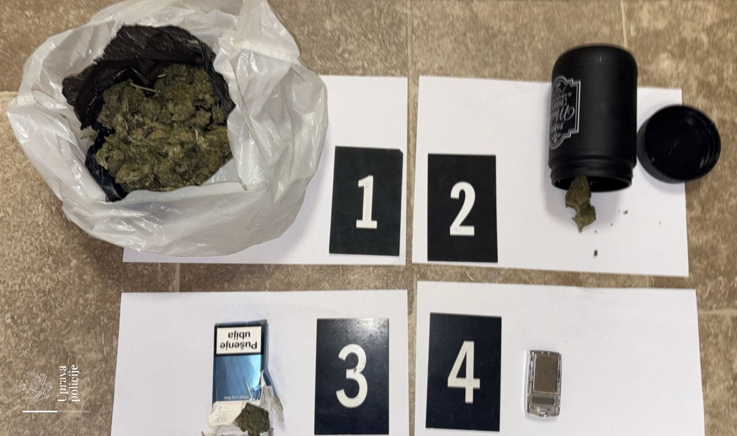 Uhapšen u Ulcinju: Kod operativno interesantnog lica pronađeno 108 grama marihuane