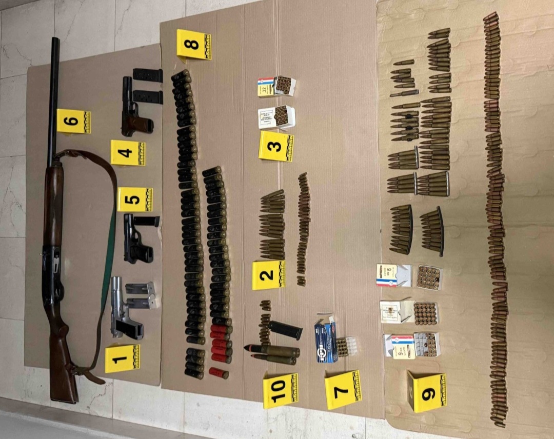 Pretresi u Danilovgradu i na Cetinju, oduzeto oružje i municija, uhapšena jedna osoba