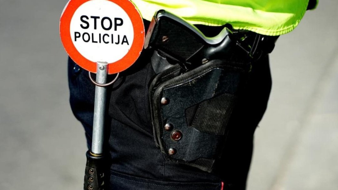 Šest osoba uhapšeno tokom policijske akcije u Budvi, kod troje pronađena marihuana