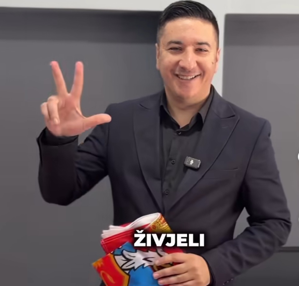 Dajković: Javite se, poklanjam ne tri, nego 33 trobojke (VIDEO)