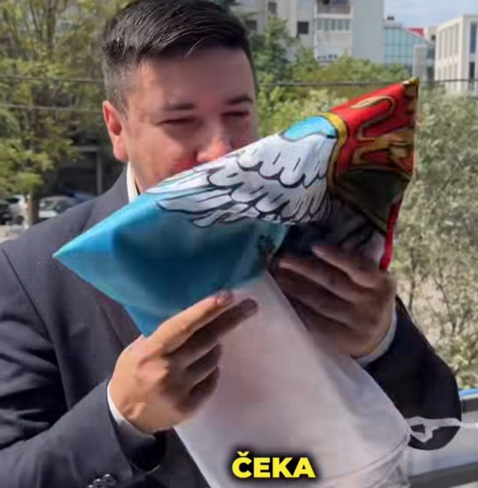 Dajković: Vaša trobojka vas čeka, javite se - umjesto 33, pokloniću 333! (VIDEO)