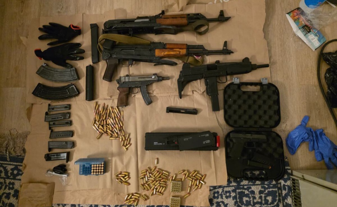 Razbijen ogranak vračarskog klana u Beogradu: Spriječena likvidacija, zaplijenjene puške, municija, eksploziv...