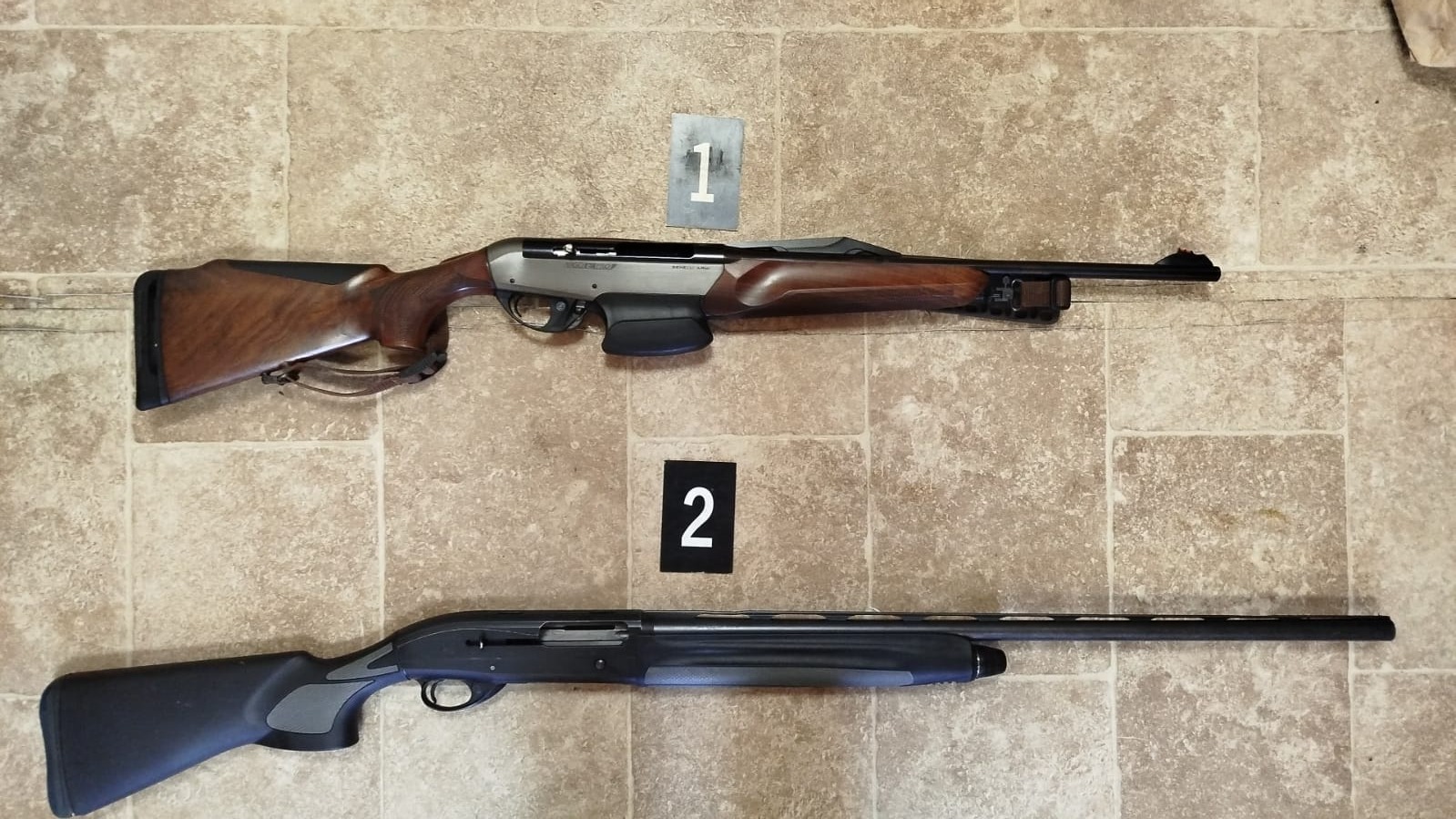 Akcija policije u Ulcinju: Uhapšene tri osobe zbog zelenaštva, oduzeto oružje i automobili